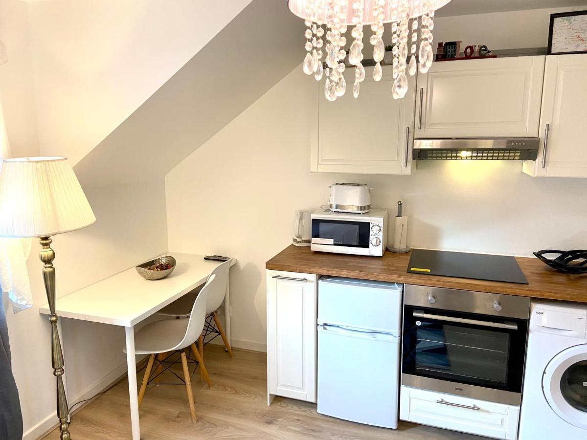 London Studio Self Contained, Newly Furbished Ngoại thất bức ảnh